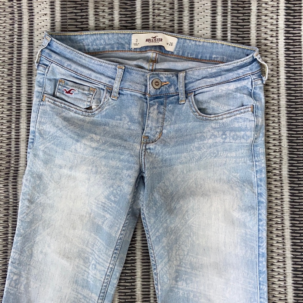 Holister jeans size 26 excellent condition 24  hour price drop